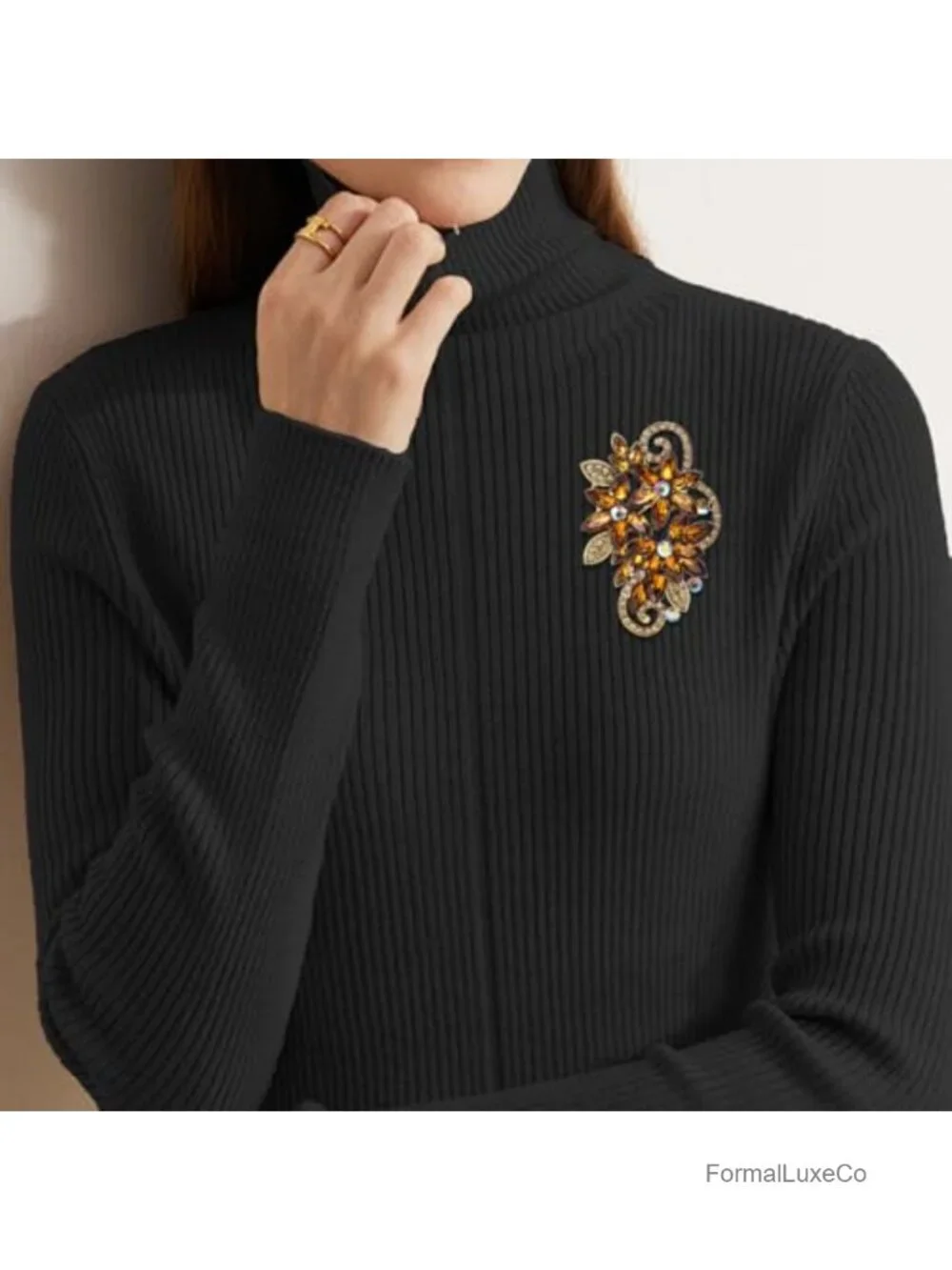 Vintage Crystal Rhinestone Flower Brooch Pin for Women Coat Scarf Hat